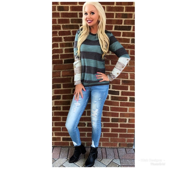 🛍LAST 1! Contrast Button Detail Striped Tunic! - Picture 4 of 7